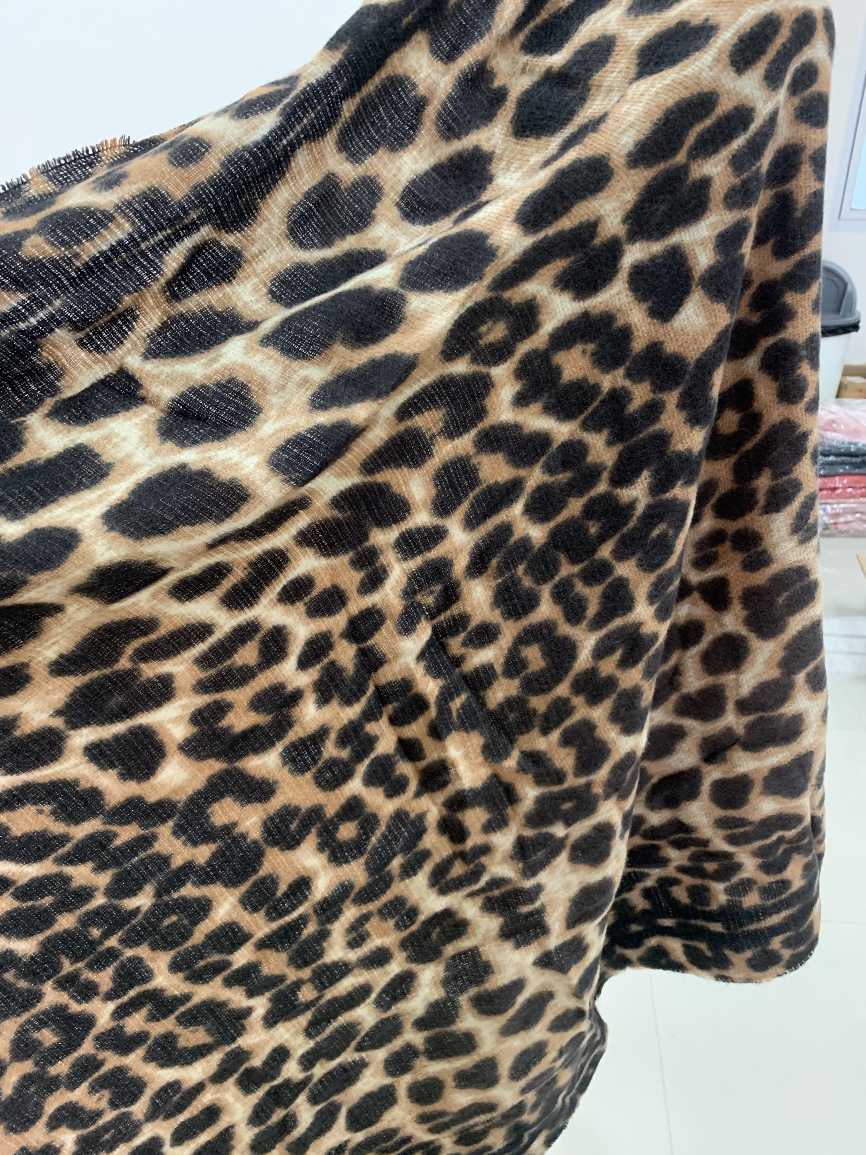 ผ้าพันคอไหมพรม ผ้าคลุมไหล่ ผืนใหญ่ ผ้านุ่มมากก พร้อมส่งจ้า same pic