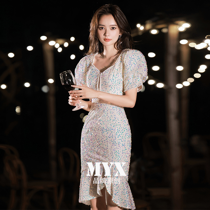 ชุดราตรี ชุดราตรีสวยหรู แบบ ทันสมัย Evening dress