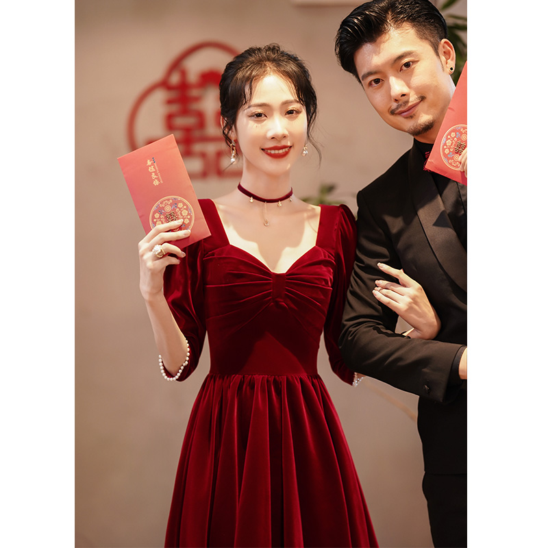 ชุดราตรี ชุดราตรีสวยหรู แบบ ทันสมัย Evening dress