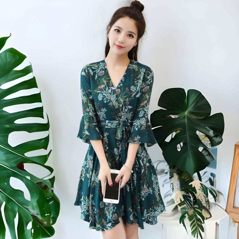 Dress4461 เดรสลายดอกไม้สีเขียวเข้ม คอวีป้าย แขนสามส่วนระบาย ซิปหลังใส่ง่าย มีซับในอย่างดีทั้งชุด มีผ้าผูกเอว ผ้าชีฟองเกรดพรีเมียมเนื้อดีหนามีน้ำหนักทิ้งตัว งานดีทรงดีสีสวย เรียบหรูดูแพง ใส่เที่ยว/ใส่ทำงานได้
