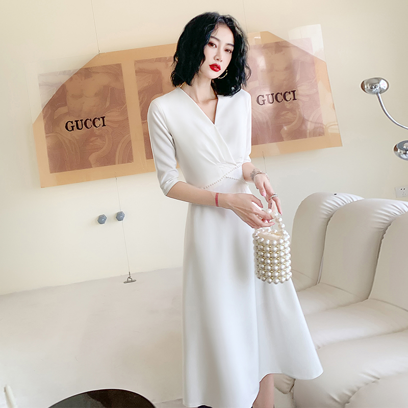 ชุดราตรี ชุดราตรีสวยหรู แบบ ทันสมัย Evening dress