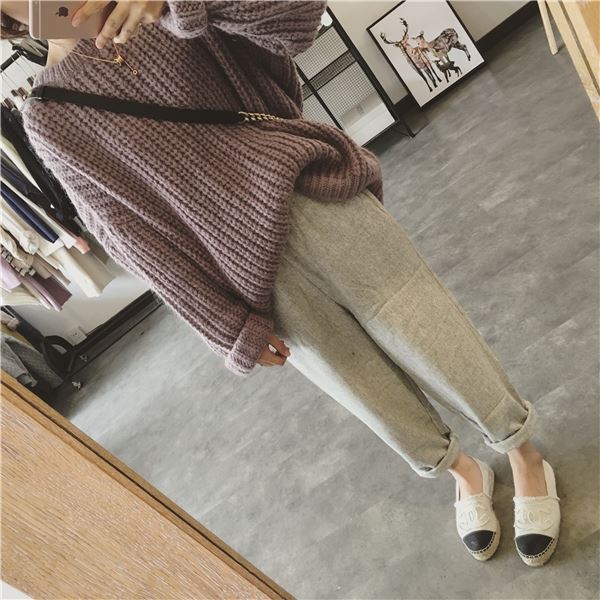 เสื้อไหมพรมตัวโคล่ง สีเทาม่วงอ่อนซีด ไหมพรมยืดได้เยอะ พร้อมส่ง