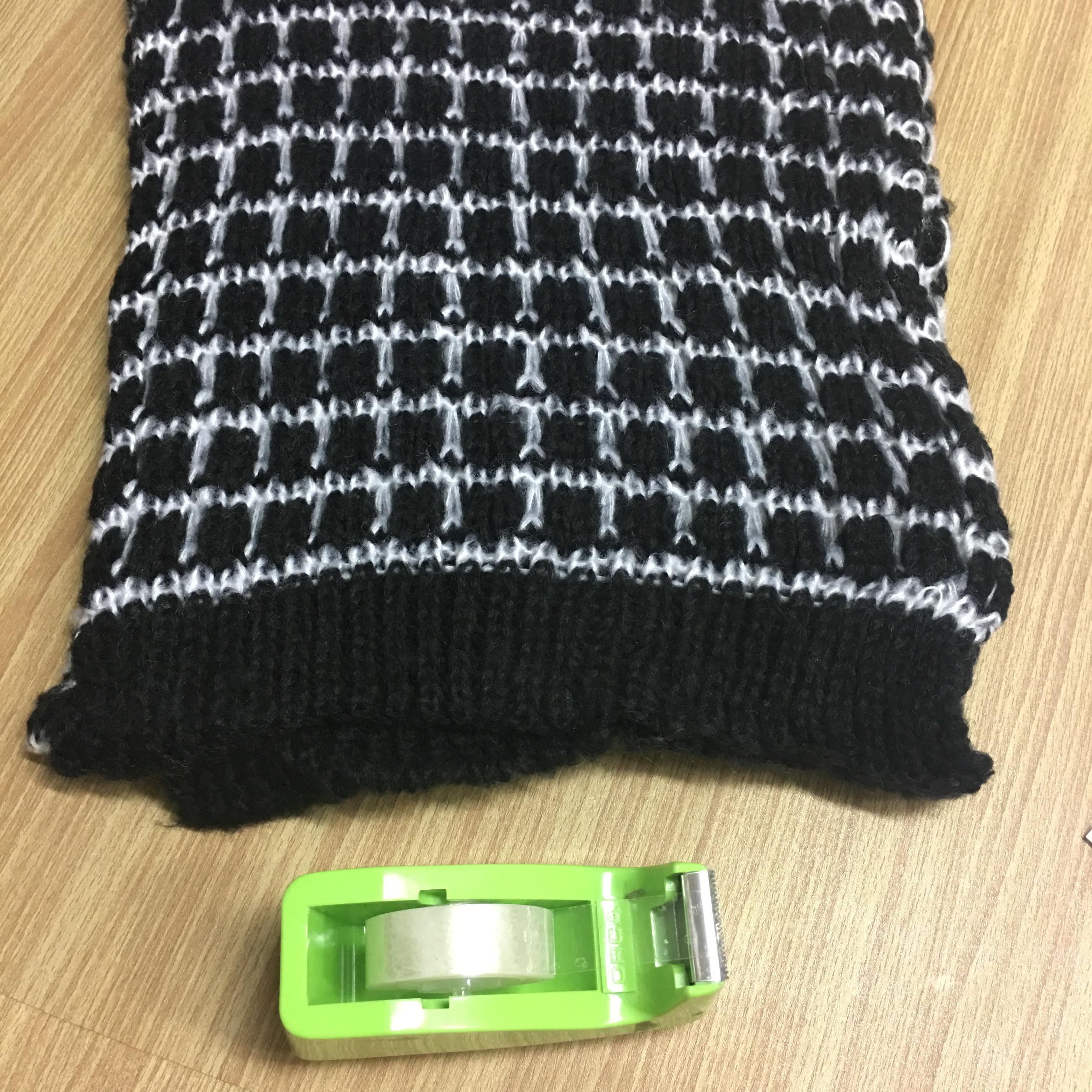 ผ้าพันคอกันหนาว ไหมพรม เกาหลี ลายตาราง พร้อมส่ง same pic