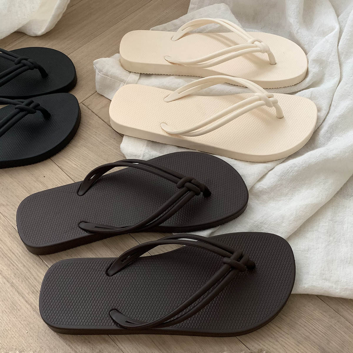 รองเท้าแตะผู้หญิง ใส่ในบ้าน By.Thin strips