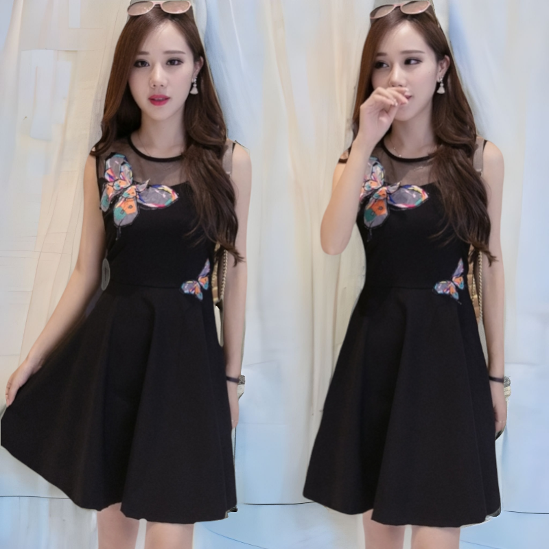Dress4031 ชุดเดรสน่ารักงานปักรูปผีเสื้อ อกซีทรู ซิปหลังใส่ง่าย ช่วงเอวเข้ารูป ผ้าโพลีเนื้อดีหนาสวยเกรดพรีเมียมมีน้ำหนักทิ้งตัว งานดีผ้าสวยเกินราคา ทรงนี้ใส่ได้บ่อย ใส่ทำงาน/ออกงานได้ **พร้อมส่งสีดำสีเดียวค่ะ