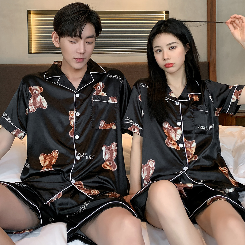 ชุดนอนผู้หญิง