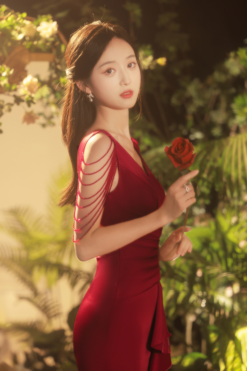 ชุดราตรี ชุดราตรีสวยหรู แบบ ทันสมัย Evening dress