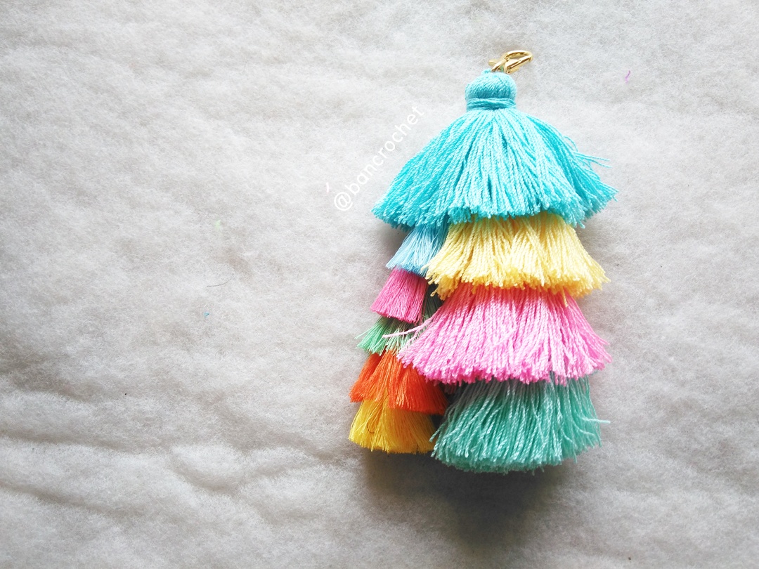 Bancrochet พวงกุญแจพู่ห้อยกระเป๋า tassels pompoms keychains หลากสี 5.5-6นิ้ว