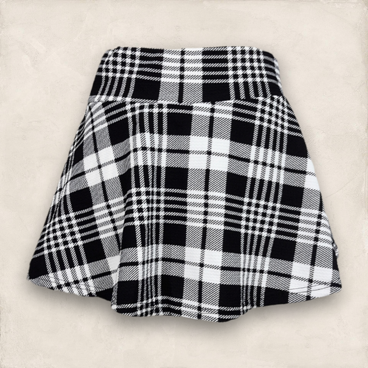 Skirt298 กางเกงกระโปรงลายสก็อต ผ้าวูลเวฟ(ผ้าหนังไก่)เนื้อดีหนานิ่มมีน้ำหนักยืดหยุ่นสูงใส่สบาย โทนสีขาวดำ
