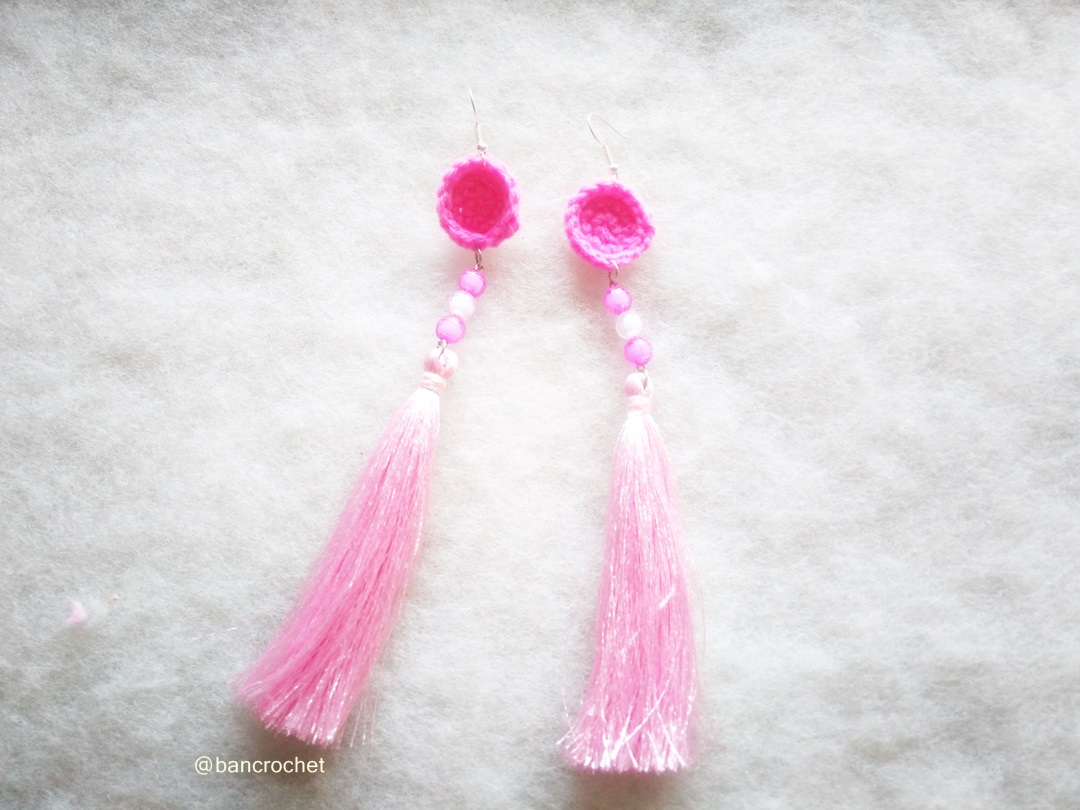 ต่างหูถักโครเชต์ crochet earrings สีชมพู 7 นิ้ว