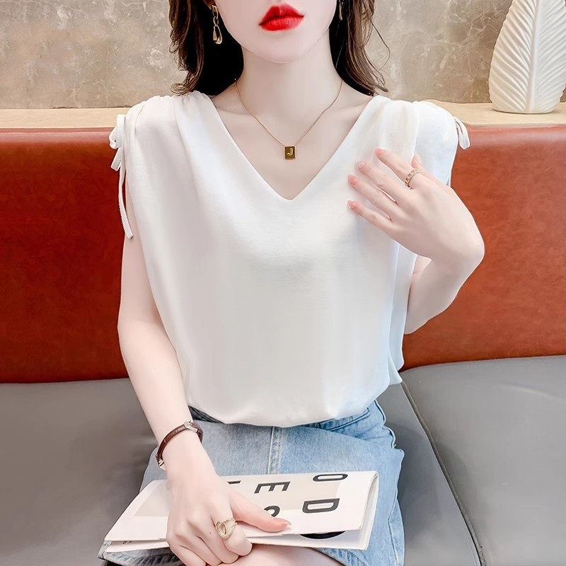 เสื้อเชิ้ตผู้หญิงใส่ทํางาน 390 บาทต่อชิ้น ฟรีค่าจัดส่ง
