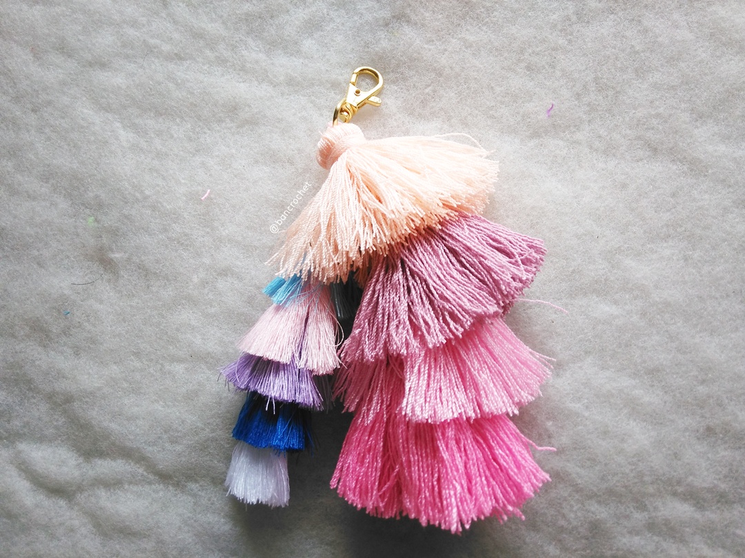 Bancrochet พวงกุญแจพู่ห้อยกระเป๋า tassels pompoms keychains หลากสี 5.5-6นิ้ว