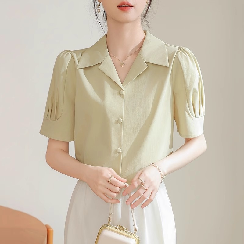 เสื้อเชิ้ตผู้หญิงใส่ทํางาน 390 บาทต่อชิ้น ฟรีค่าจัดส่ง