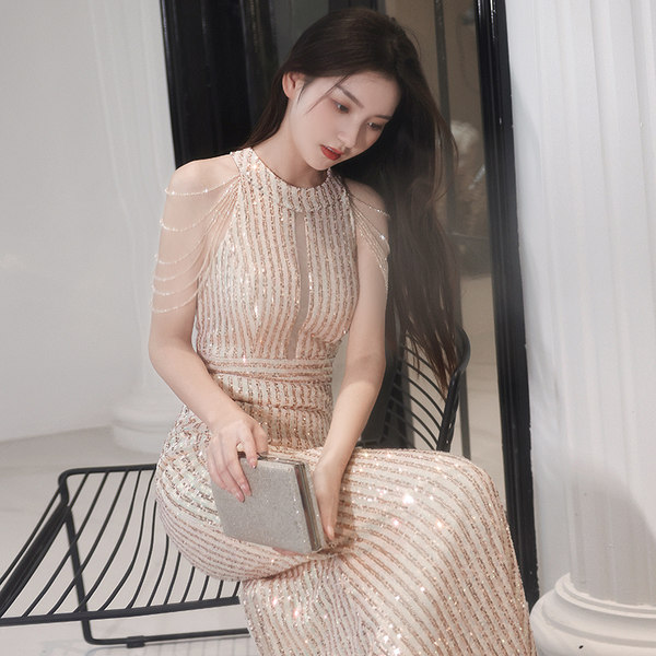 ชุดราตรี ชุดราตรีสวยหรู แบบ ทันสมัย Evening dress