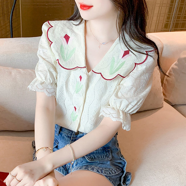 เสื้อลูกไม้ แขนสั้น