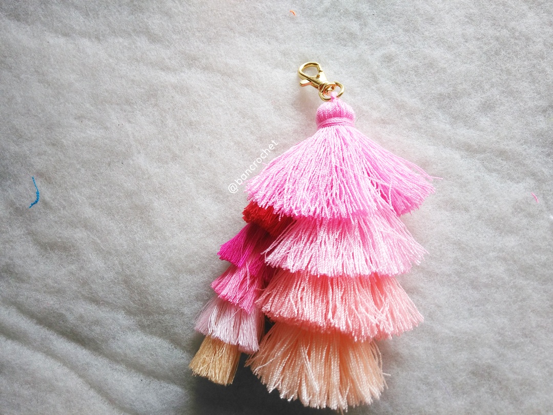 Bancrochet พวงกุญแจพู่ห้อยกระเป๋า tassels pompoms keychains หลากสี 5.5-6นิ้ว