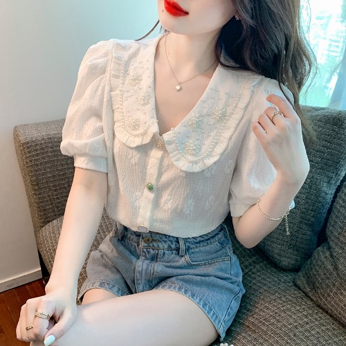 เสื้อลูกไม้ แขนสั้น