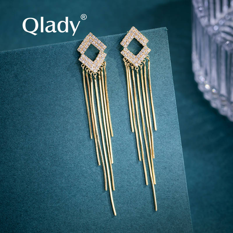 ต่างหู ตุ้มหูแฟชั่น By Qlady