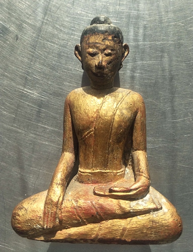 พระไม้แกะลงทองเก่าโบราณ