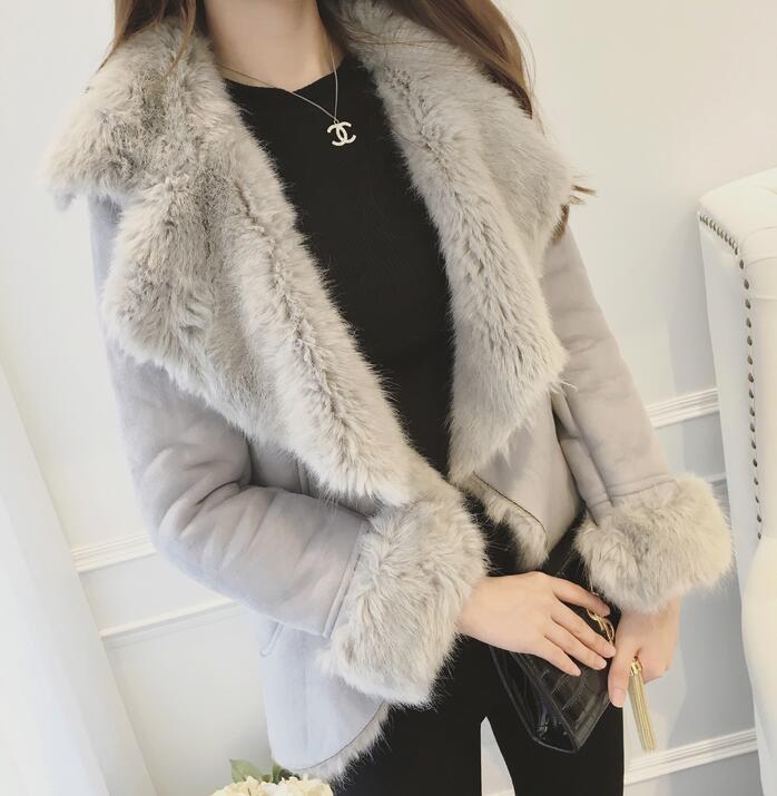 เสื้อโค้ทกันหนาว ทรงสวย ผ้าหนังกลับแต่งขนเฟลอ ด้านในบุขนแกะ สวยเก๋ อุ่นมากกกก พร้อมส่งเลยจ้า งานตามแบบ 100%