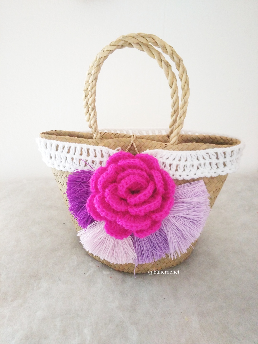 กระเป๋าสานกระจูดประดับดอกไม้ grajood basket weave bags ธรรมชาติ 7*10*7*12 นิ้ว