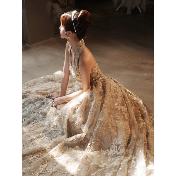 ชุดราตรี ชุดราตรีสวยหรู แบบ ทันสมัย Evening dress