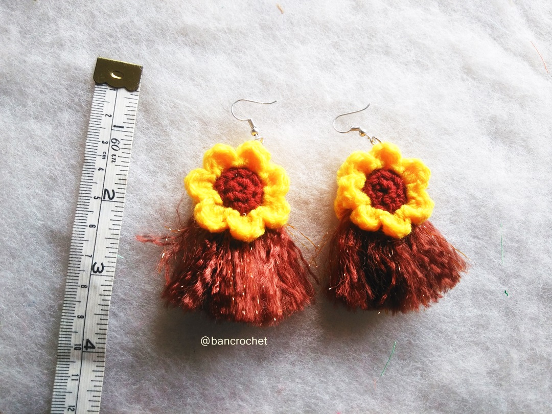 Bancrochet ต่างหูถักโครเชต์ crochet earrings สีเหลืองทอง 3.5 นิ้ว