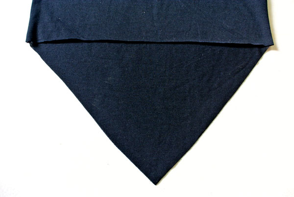 เสื้อกล้ามตัวยาวสีดำ