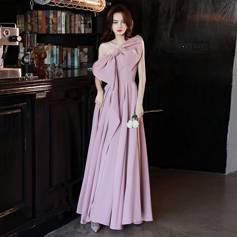 ชุดราตรี ชุดราตรีสวยหรู แบบ ทันสมัย Evening dress