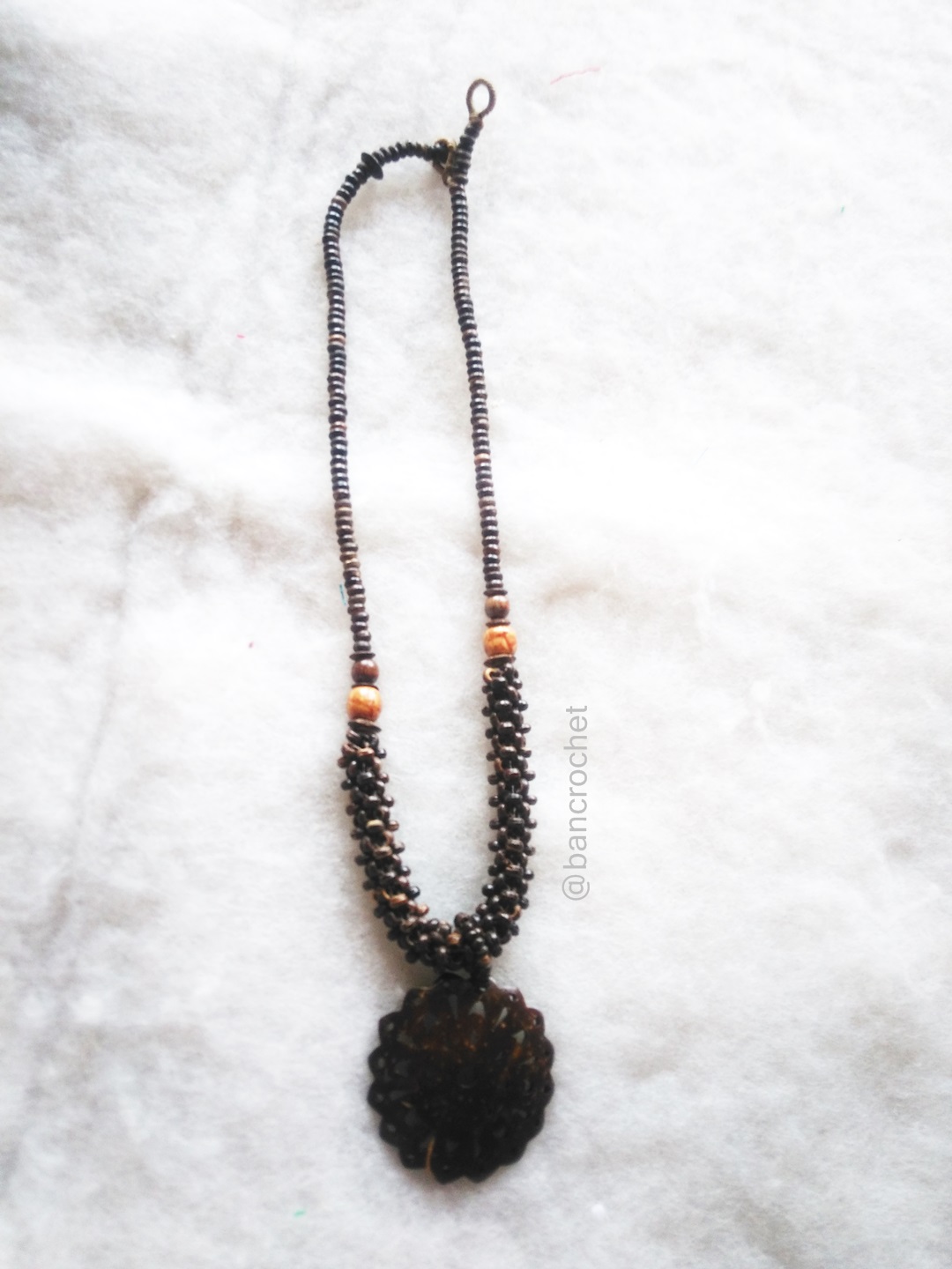 สร้อยกะลามะพร้าวห้อยตุ้งติ้ง Coconut Shell Necklace สีธรรมชาติ 15 นิ้ว