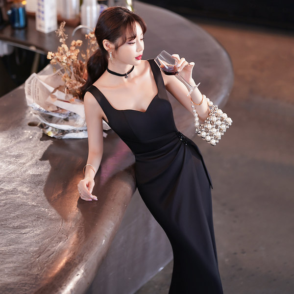 ชุดราตรี ชุดราตรีสวยหรู แบบ ทันสมัย Evening dress