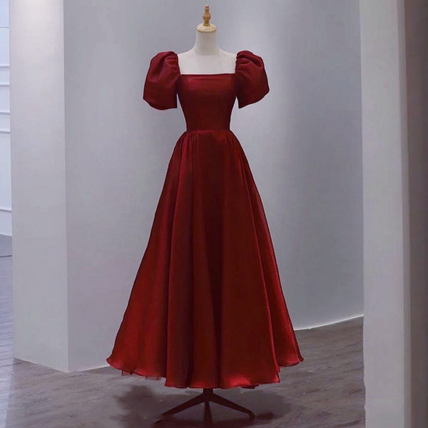ชุดราตรี ชุดราตรีสวยหรู แบบ ทันสมัย Evening dress