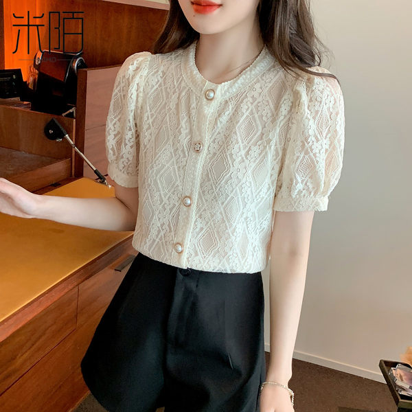 เสื้อลูกไม้ แขนสั้น