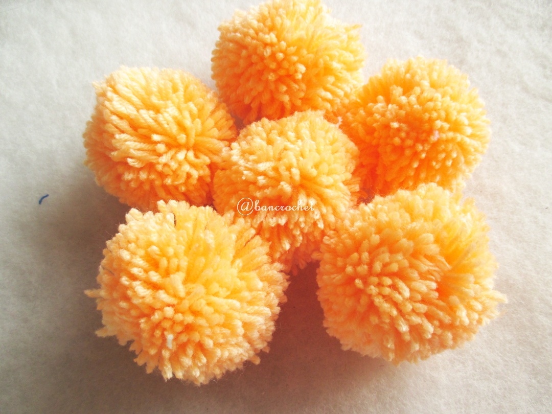 ปอมปอมไหมพรมสีส้มอ่อน ขนาด 2 นิ้ว pompoms crochet