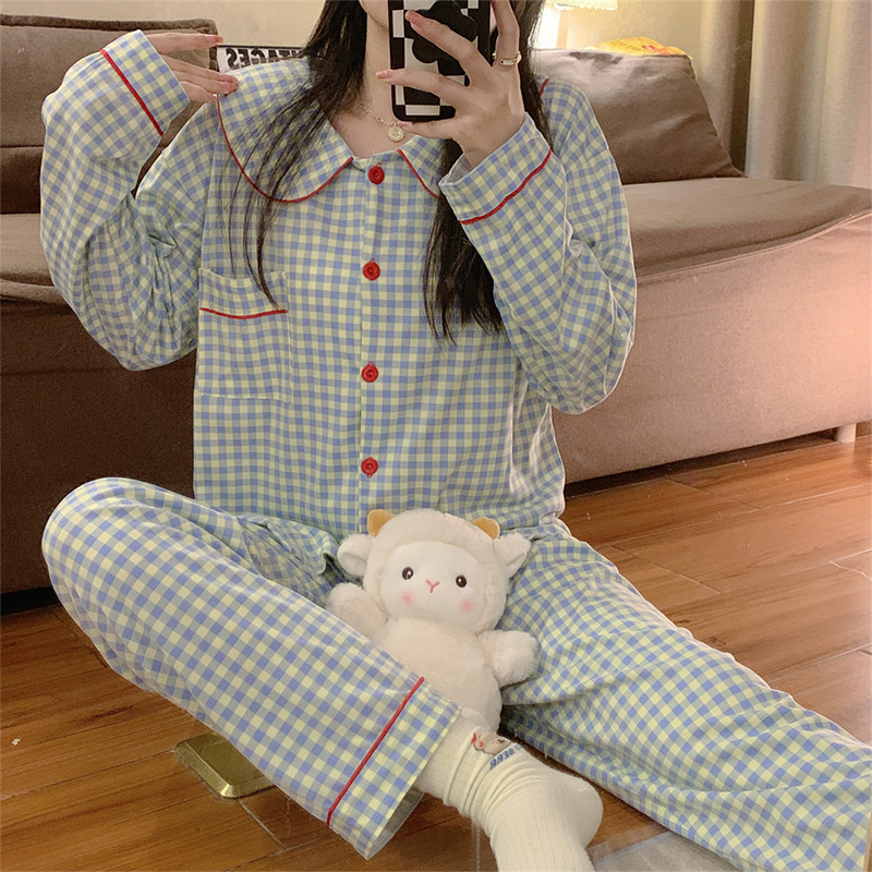 ชุดนอนผู้หญิง