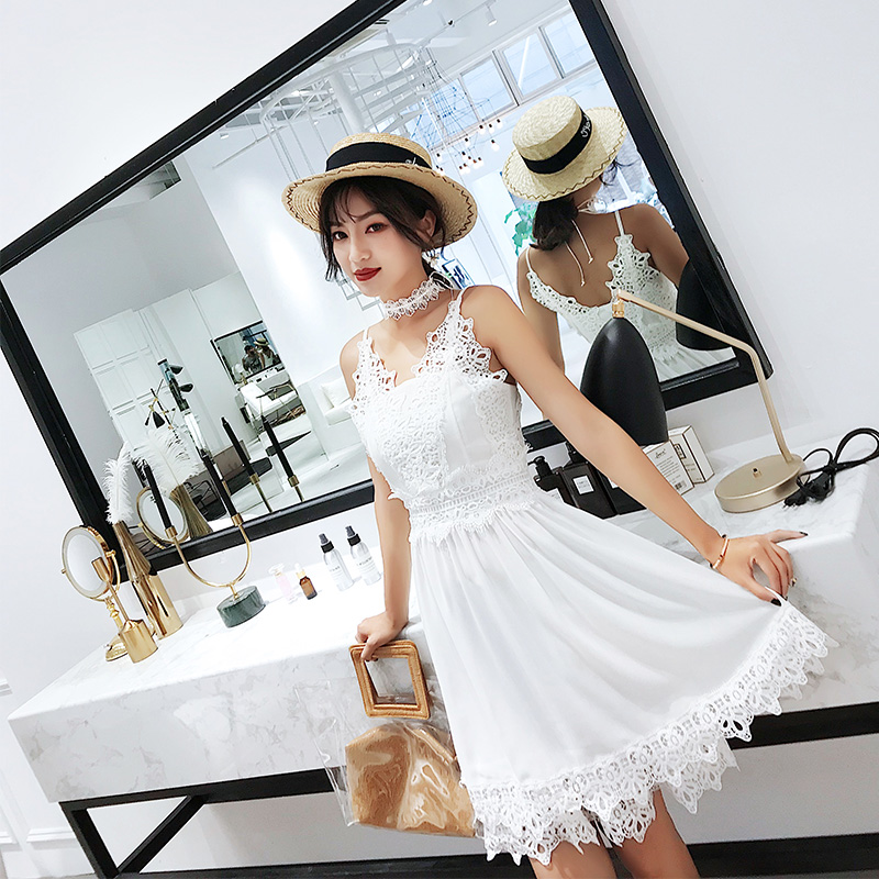 Dress4722 เดรสสายเดี่ยวออกงานประดับลูกไม้ฉลุช่วงอกและเอว ชายลูกไม้สองชั้น ผ้าชีฟองเกรดพรีเมียมเนื้อดี ผ้าดีทรงสวยงานดี
