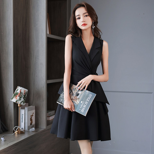 ชุดราตรี ชุดราตรีสวยหรู แบบ ทันสมัย Evening dress