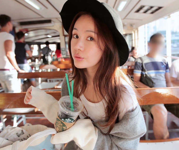 เสื้อไหมพรม คาร์ดิแกน ไหมเส้นเล็ก ทรงเก๋ๆ เพิ่มลูกเล่นแขนเสื้อสีขาว แบบน่ารักค่าา เทา ขาว