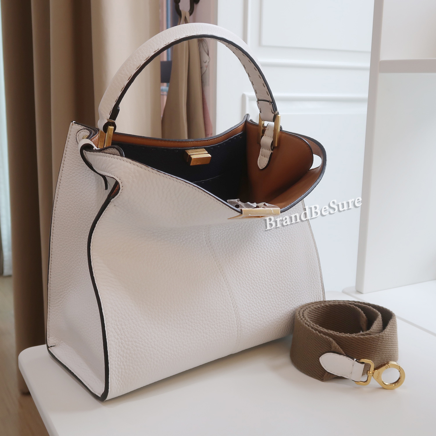 Fendi White Grained Calfskin X-Lite Peekaboo Medium GHW