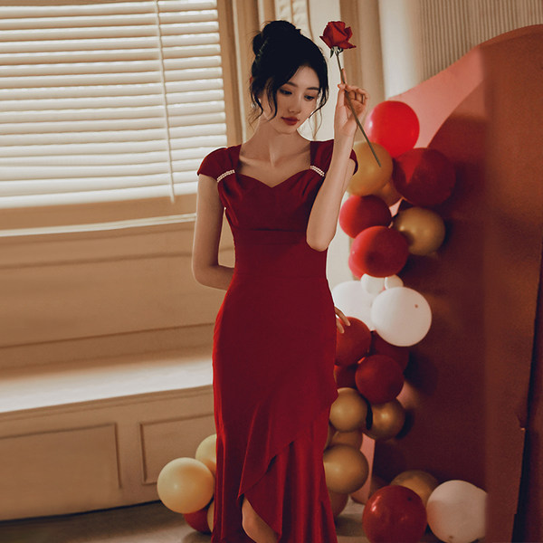 ชุดราตรี ชุดราตรีสวยหรู แบบ ทันสมัย Evening dress