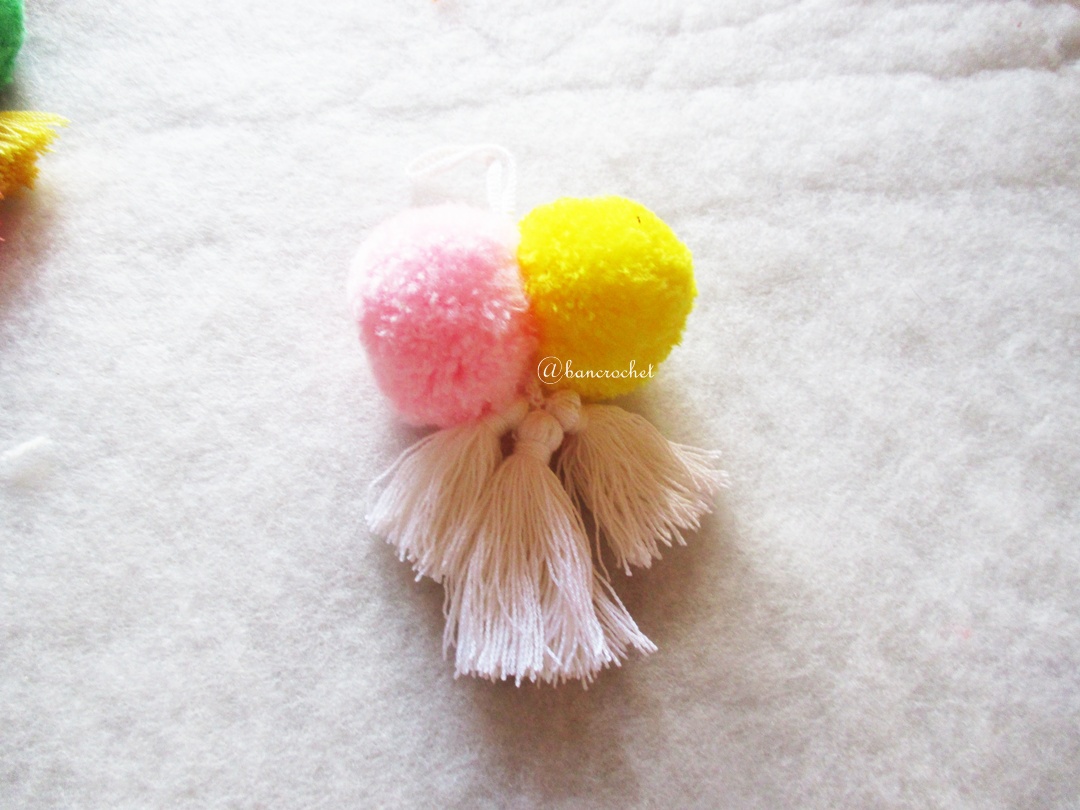 พู่+ปอมปอมแขวนกระเป๋าถักโครเชต์ pompom crochet