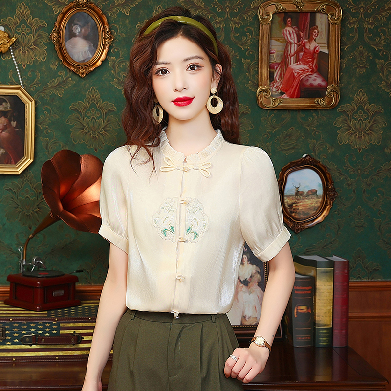 เสื้อเชิ้ตผู้หญิงใส่ทํางาน 390 บาทต่อชิ้น ฟรีค่าจัดส่ง