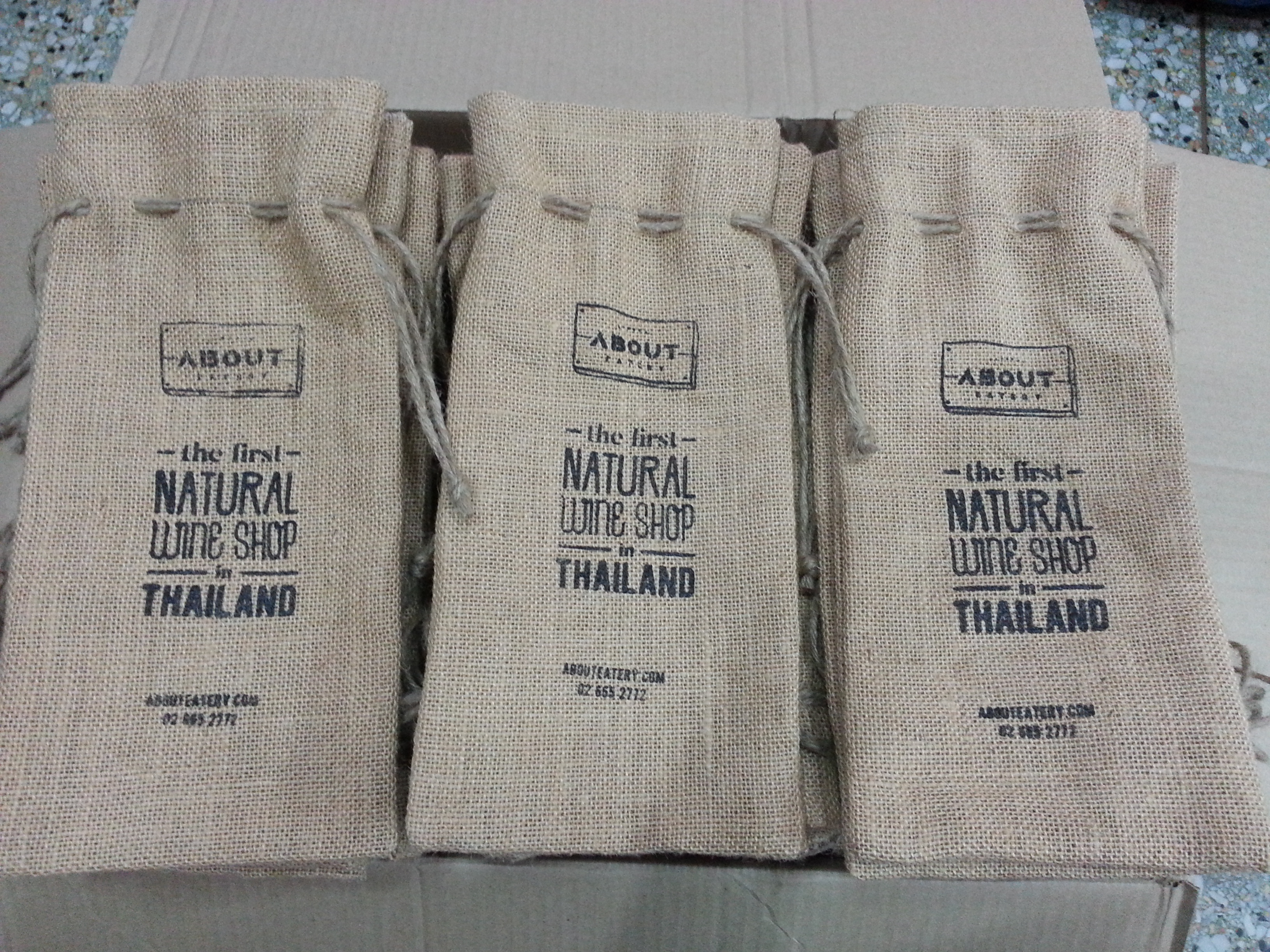 ถุงใส่ไวน์...ร้าน Wine About Eatery สุขุมวิท...