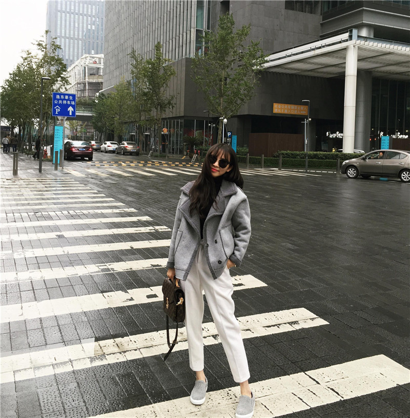 เสื้อกันหนาว สีเทาเข้ม เนื้อผ้าคล้ายๆหนังกลับ+กำมะหยี่ แต่งขนแกะด้านใน ดูดี อุ่นนนน แบบเก๋สุดๆ พร้อมส่ง งานตามแบบ