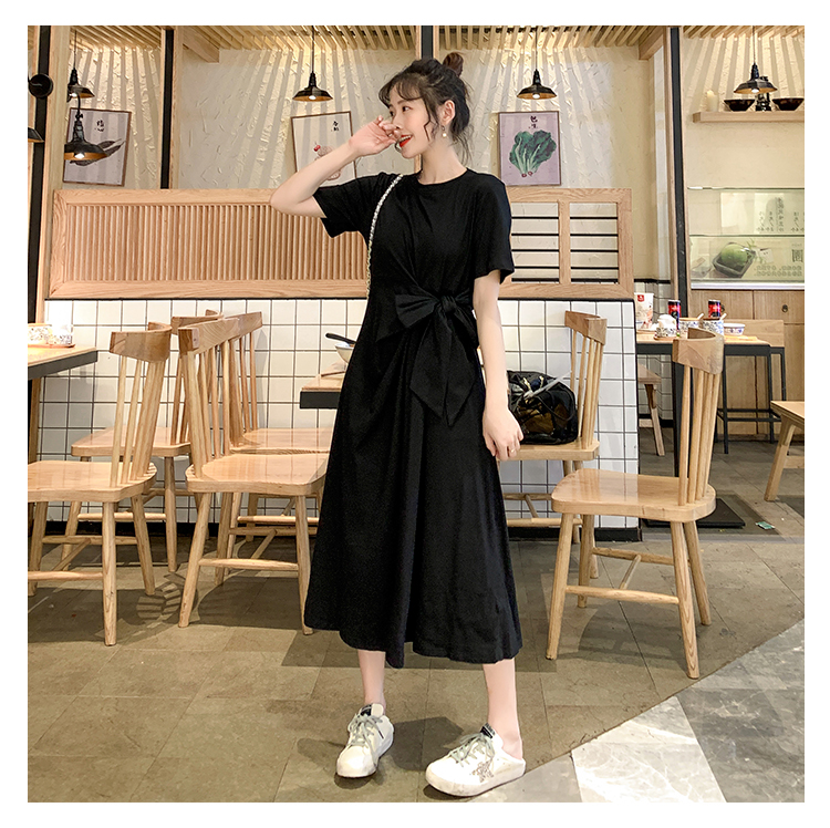 Dress4656 เดรสยาวสีเอิร์ธโทนสไตล์มินิมอล ผูกโบว์ช่วงเอวดูมีดีเทล ผ้าคอตตอนเนื้อดีนุ่มใส่สบาย งานสวยใส่ง่ายดีเทลน่ารักเรียบๆ เท่ๆ ดูมีสไตล์ไม่ซ้ำใคร มี 2 สี ดำ, เขียวหม่น