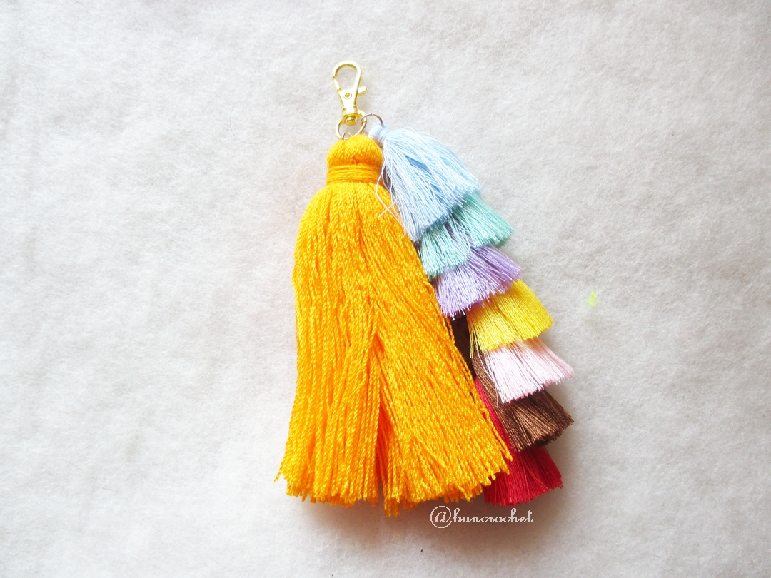 พวงกุญแจพู่เล็กพู่ใหญ่ tassels keychain เหลืองส้ม