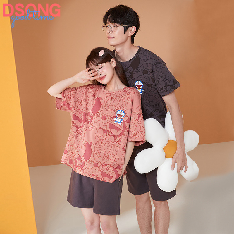 ชุดนอนผู้หญิง