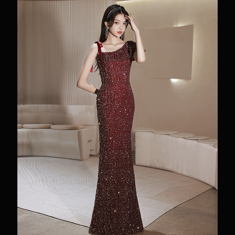 ชุดราตรี ชุดราตรีสวยหรู แบบ ทันสมัย Evening dress