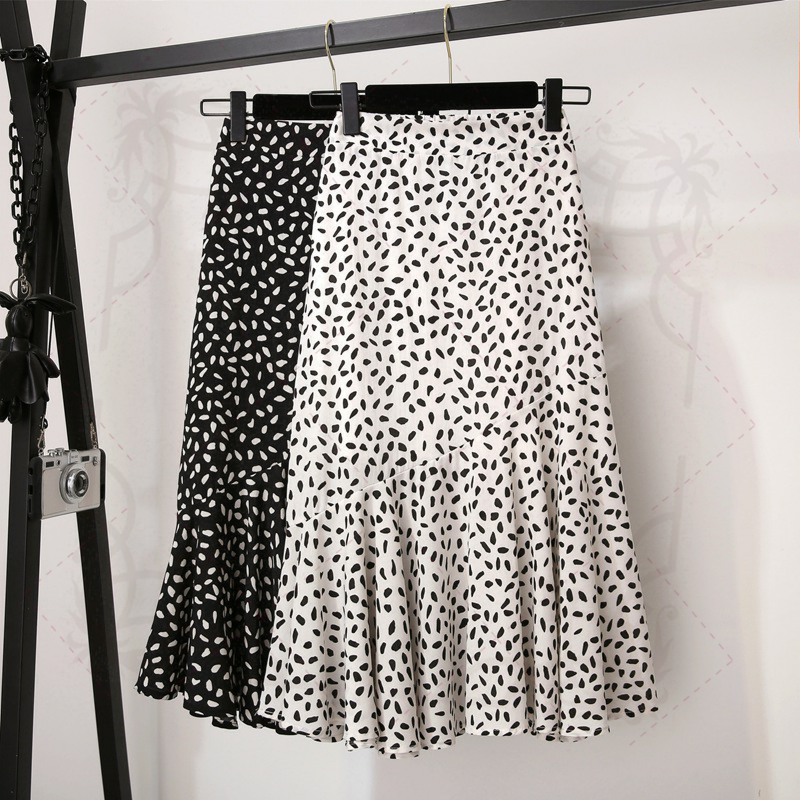 Skirt364 กระโปรงยาวลายกราฟฟิคชายระบาย เอวสม็อคยางยืดด้านหลัง ซิปข้าง มีซับใน ผ้าชีฟองเนื้อหนามีน้ำหนักทิ้งตัวผ้านุ่มใส่สบาย งานดีทรงดีลายสวย แมทช์กับเสื้อทรงไหนก็น่ารัก ใส่เที่ยว/ใส่ทำงานได้