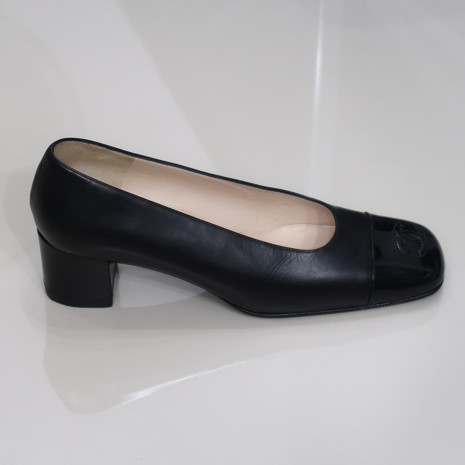 Chanel Black Calf Leather Patent Cap Toe Pumps Size 38.5